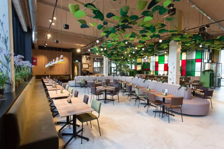 Large restaurant track lighting powergear