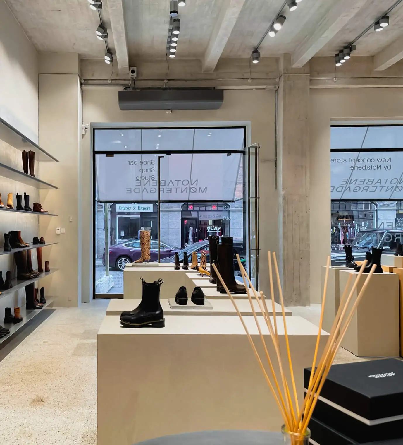 Shoe shop track lighting powergear